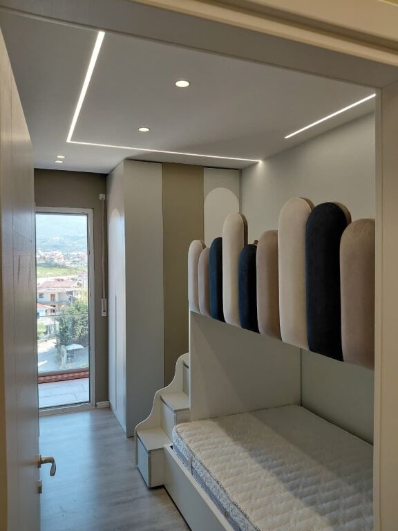 🏢Ne zonen e Ali Demit,jepet me qera apartament 2+1+2+post parkimi,i mobiluar  750Euro