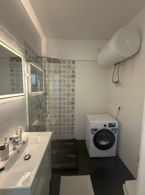 🏡 APARTAMENT 2+1 ME QIRA – KOMPLEKSI DELIJORGJI