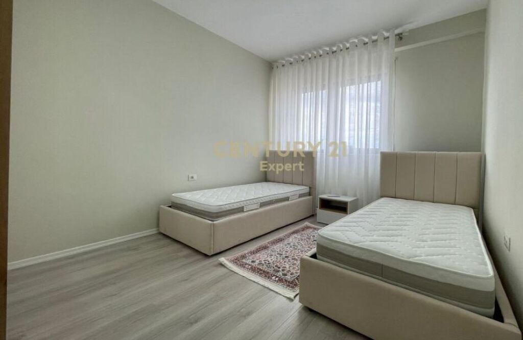 Apartament me qira 2+1+2+ Post Parkimi , Rruga e Durresit