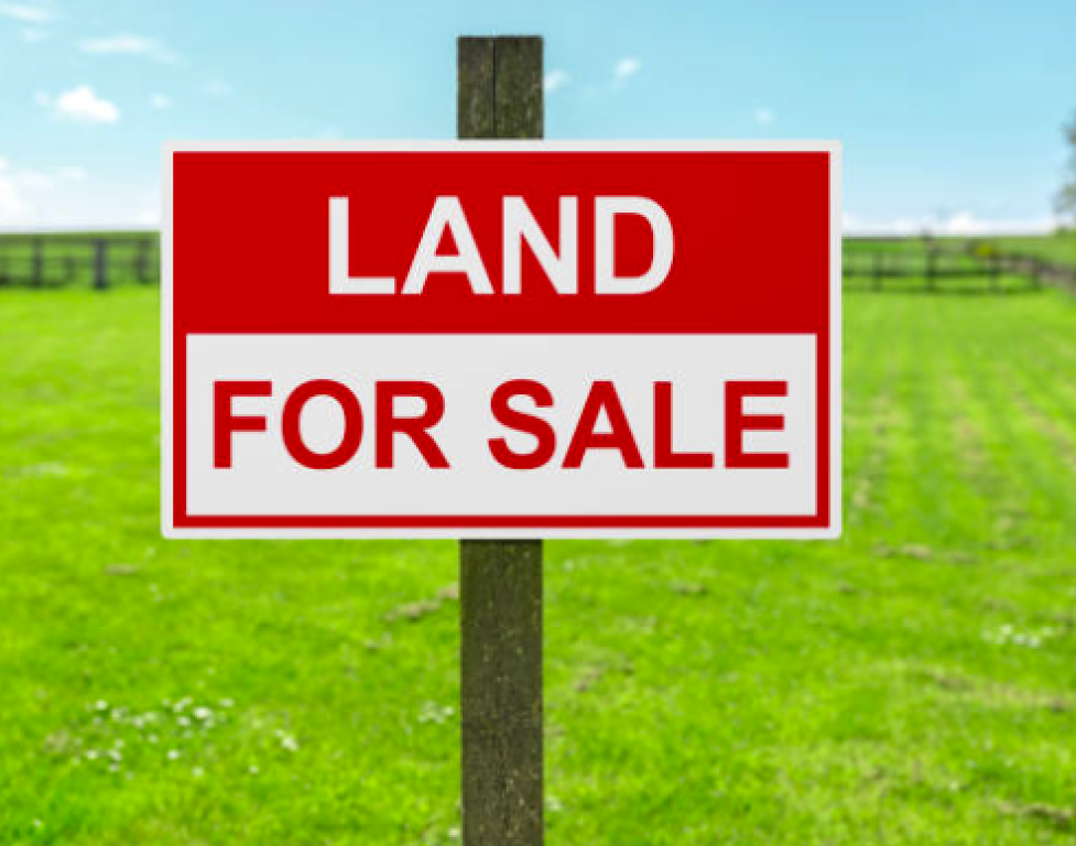 TOKË PËR SHITJE – AUTOSTRADA TIRANË–DURRËS