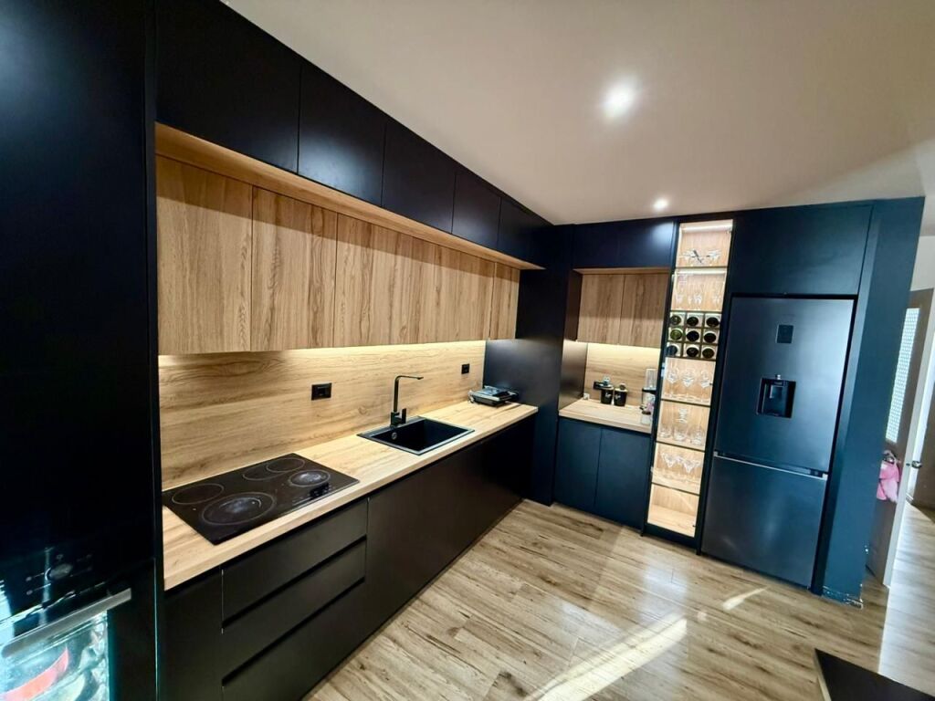 📣 SHITET Apartament 3+1+2 📍 Blloku Gintash, Laprake ✨💶 Cmimi 225.000 Euro