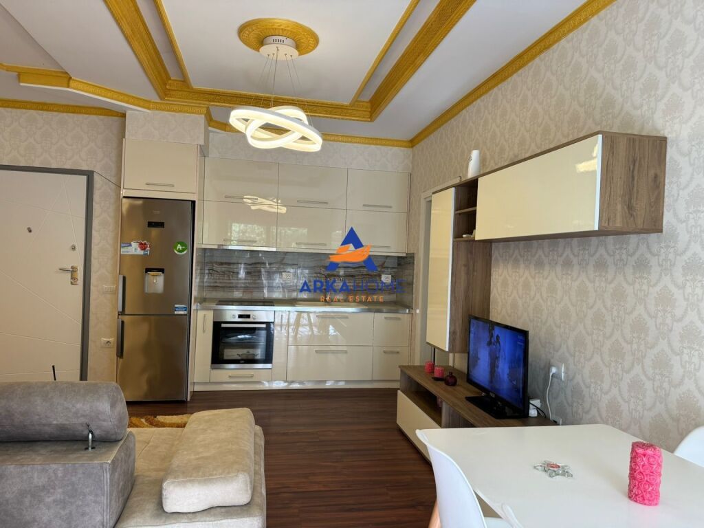 AFFITTASI APPARTAMENTO 2+1+VERANDA "LIQUIDO SECCO" 750 EURO