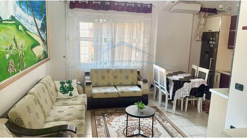 Shitet, Apartament 2+1+2, Unaza e re, Tiranë.