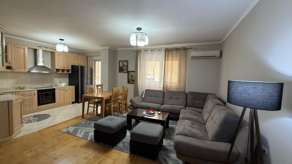 Apartament 2+1 për shitje pranë stadiumit Air Albania – Lokacion elitar në zemër të Tiranës