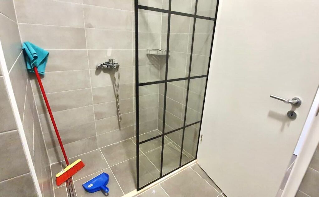 For Rent: 2+1 +1 Balcony 📍 Ali Dem (Mangalem Complex 21) || Floor 0 - 45,000 Lek/Month