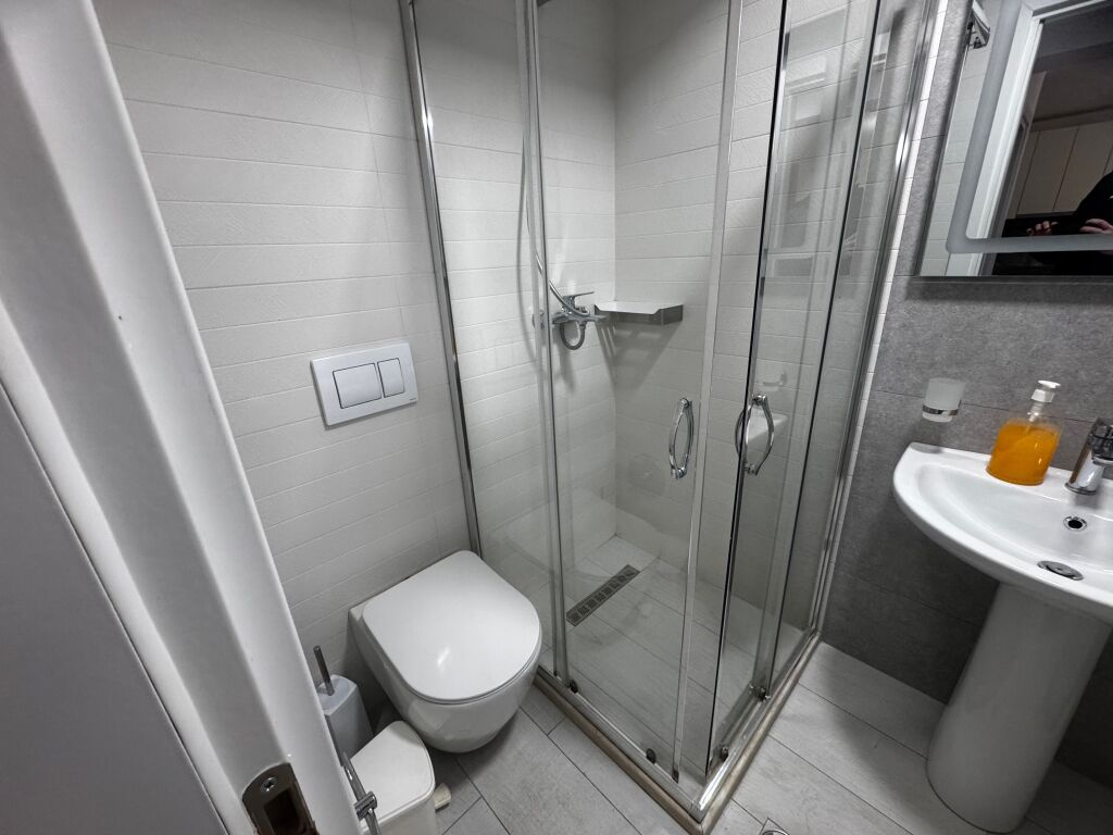 🏡 Apartament 2+1+2 +parkim për Shitje – Rruga e Elbasanit