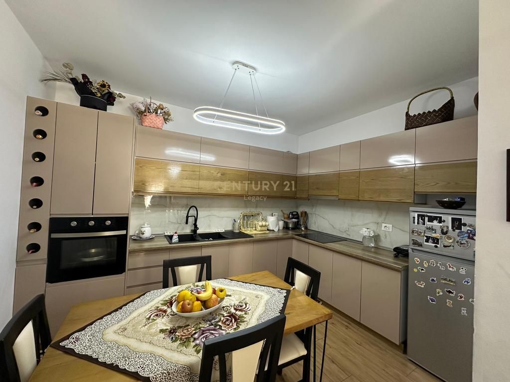 We sell a 2+1 apartment at Tom Doshi Complex, Shkoze