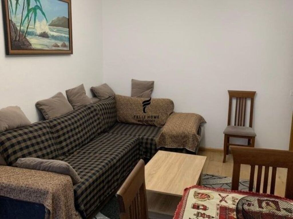 APARTAMENT ME QERA 1+1 PAZARI I RI 550 EURO FH-68382