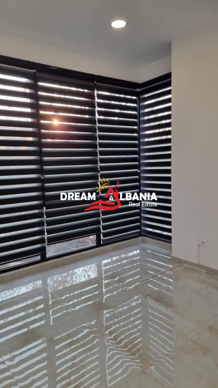 Locale commerciale in affitto presso Farmacia 10, in via Dibra (ID 4261935)