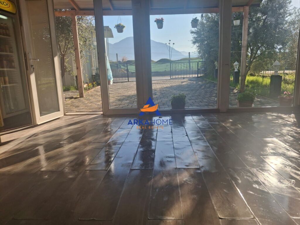 JEPET AMBJENT BIZNESI ME QERA 160M2 "BATHORE" 38000 LEKE