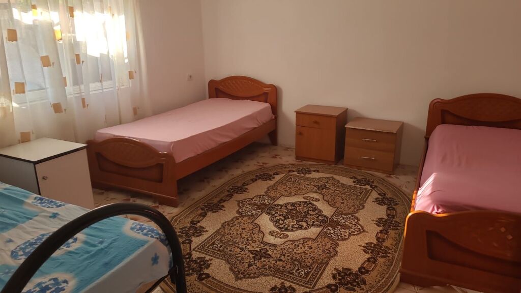 APARTAMENT 2+1. 30000 LEKE. RRUGA 5 MAJI
