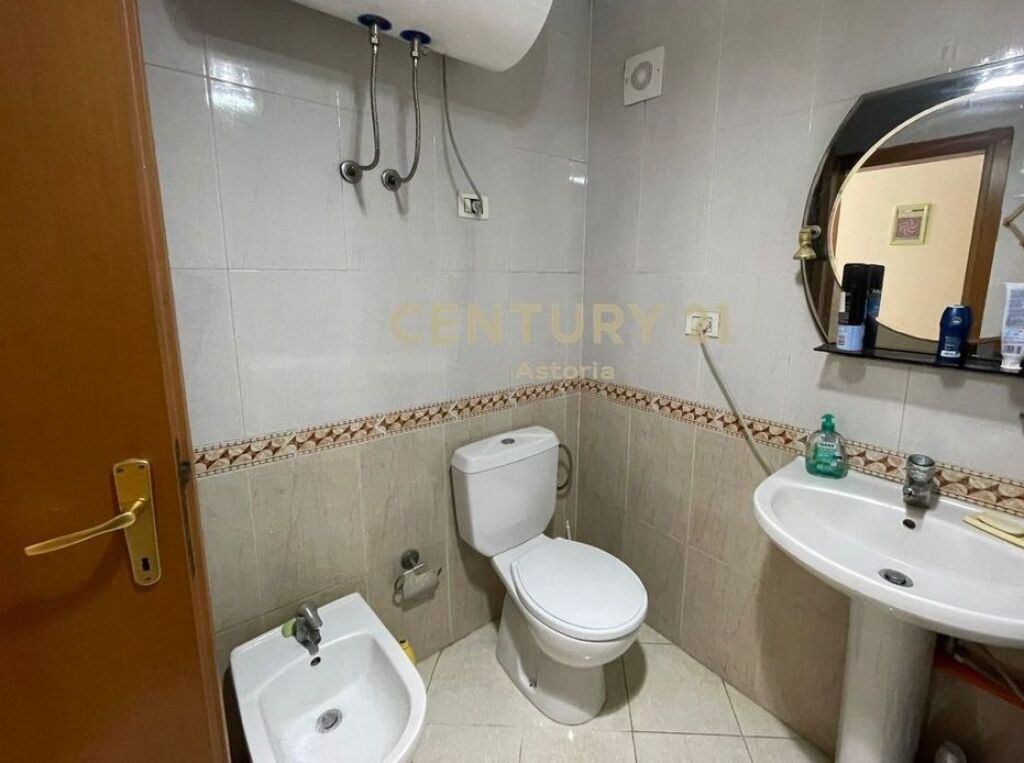 Apartament me qira 1+1, Rruga e Kavajes