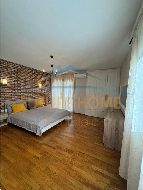 Qira, Duplex 3+1+3+Post Parkimi, Petronini