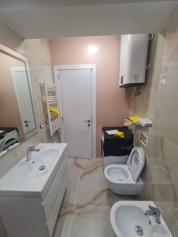 Apartament 1+1 te Kisha Katolike