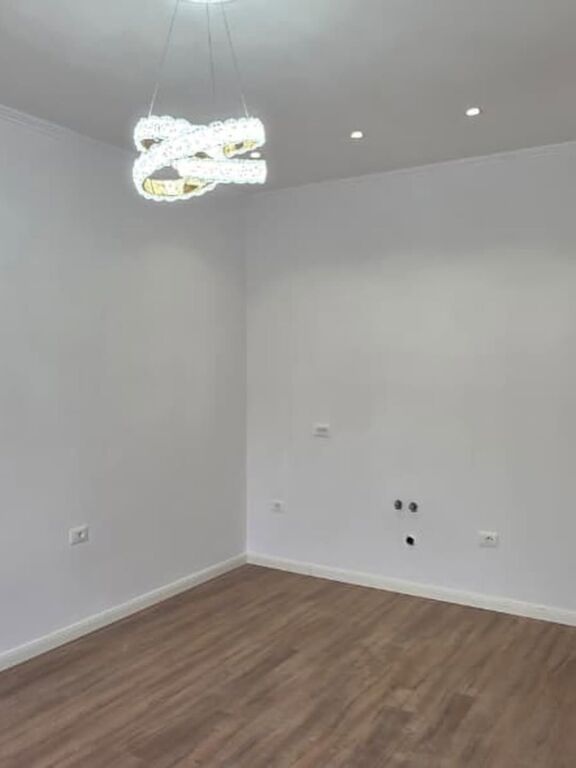 Shitet apartament 2+1 te Rruga Bardhyl