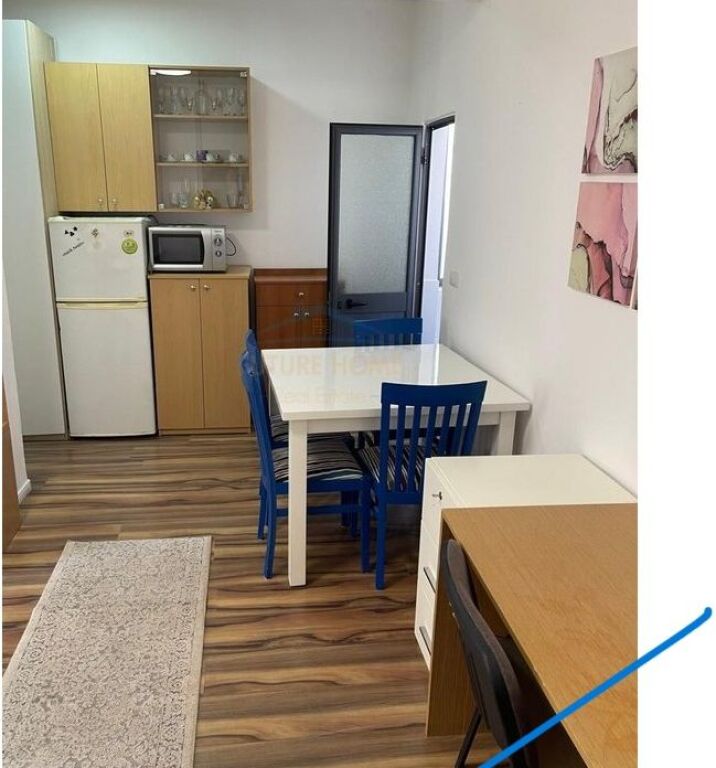 Shitet, Apartament Studio , Rruga Frosina Plaku , Ish Parku i Autobusave, Tirane.
