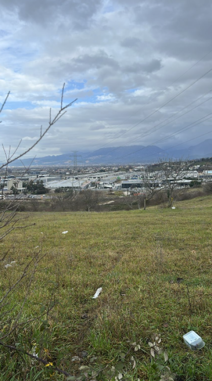 TOKË PËR SHITJE – AUTOSTRADA TIRANË–DURRËS