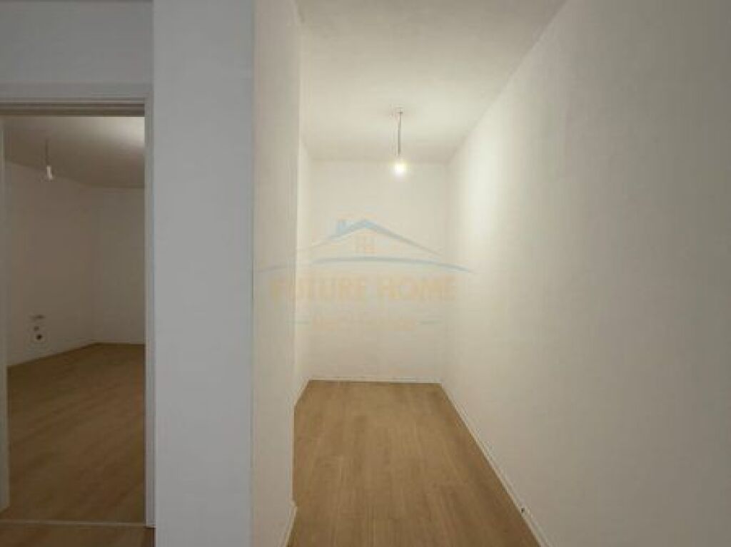 Shitet, Apartament 1+1, Kombinat