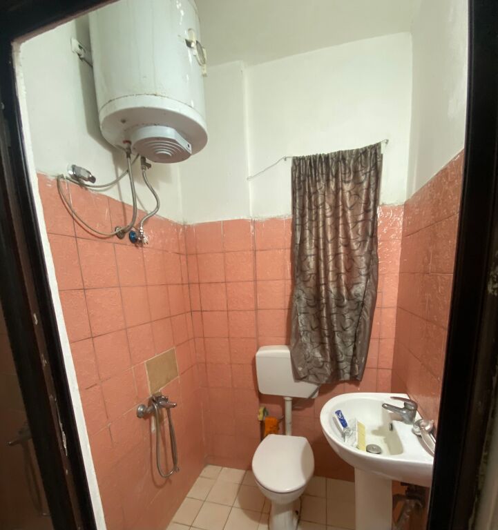 🏠 Jepet garsioniere me qira tek ish Tregu Elektrik