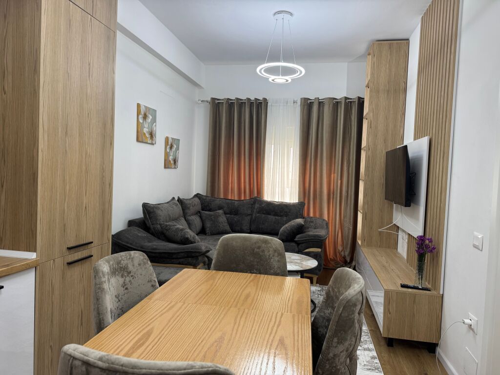 Affittasi 1+1 Complesso Kadiu