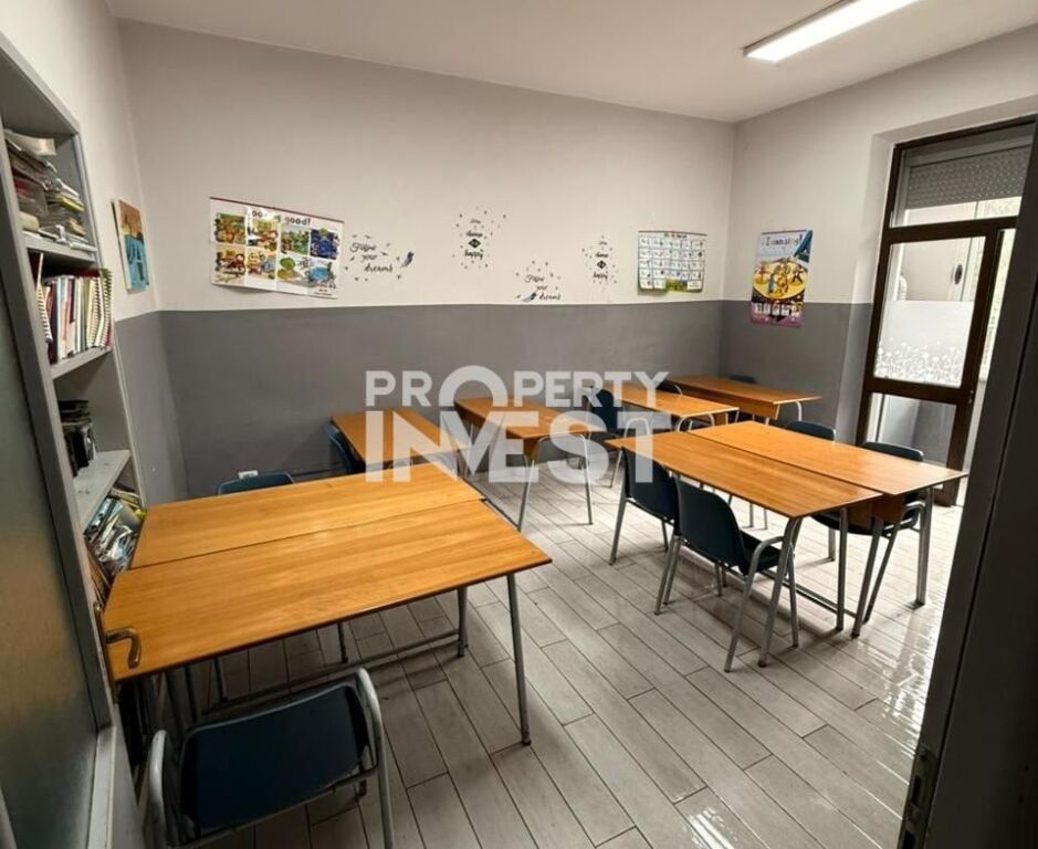 Locale Ufficio in Affitto a Bllok, vicino a Piazza Willson