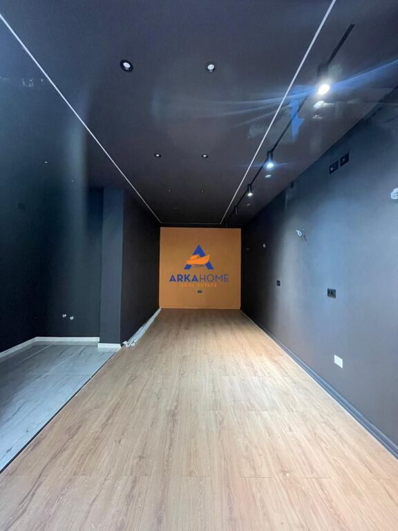 LOCALE IN AFFITTO "KOMUNA E PARISIT" 50.000 LEKE