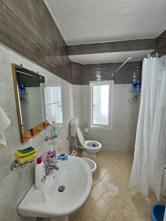 SHITET APARTAMENT 2+1 TEK VALA PARK - STADIUMI DURRES