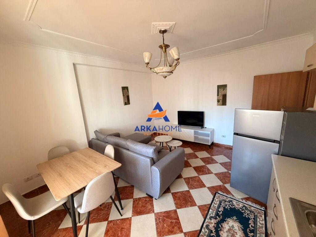 JEPET ME QERA APARTAMENT 2+1+2+BALLKONE "TE KRISTAL CENTER" 65000 LEKE