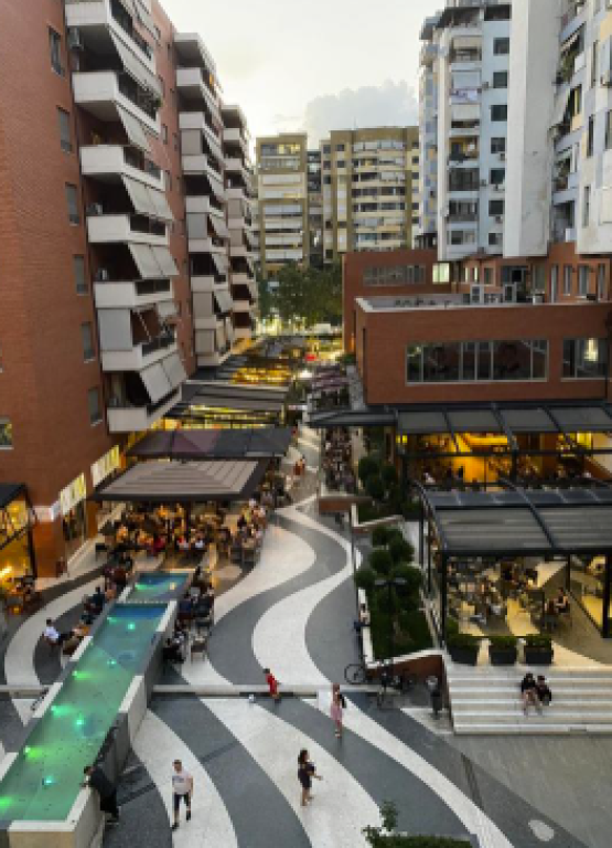 🏢 AMBIENT KOMERCIAL PREMIUM ME QIRA – KOMPLEKSI DELIJORGJI