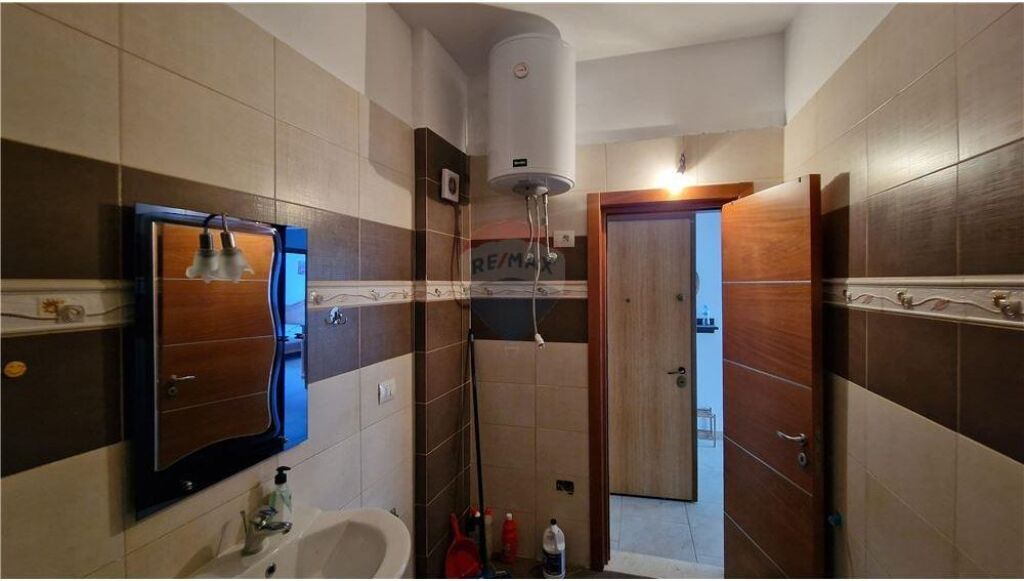 🏡 Apartament 2+1+2 në shitje në Bulevardi Ismail Qemali