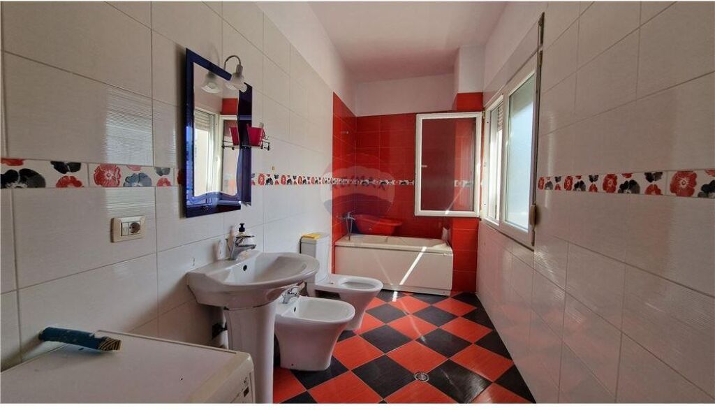 🏡 Apartament 2+1+2 në shitje në Bulevardi Ismail Qemali