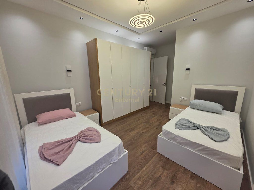 Vile 2 - kateshe me Qira tek Rruga Dalip Topi