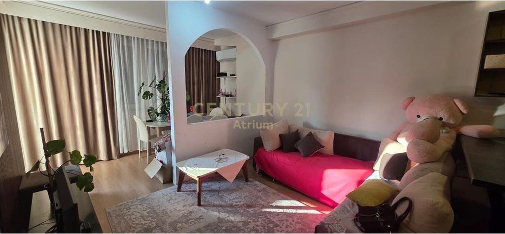 Appartamento 1+1 in Affitto a Porcelan, Palazzo con Ascensore