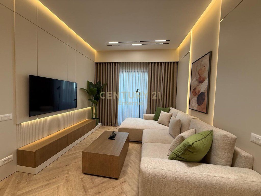 Apartament 2+1+2 Për Shitje Te Garden Building