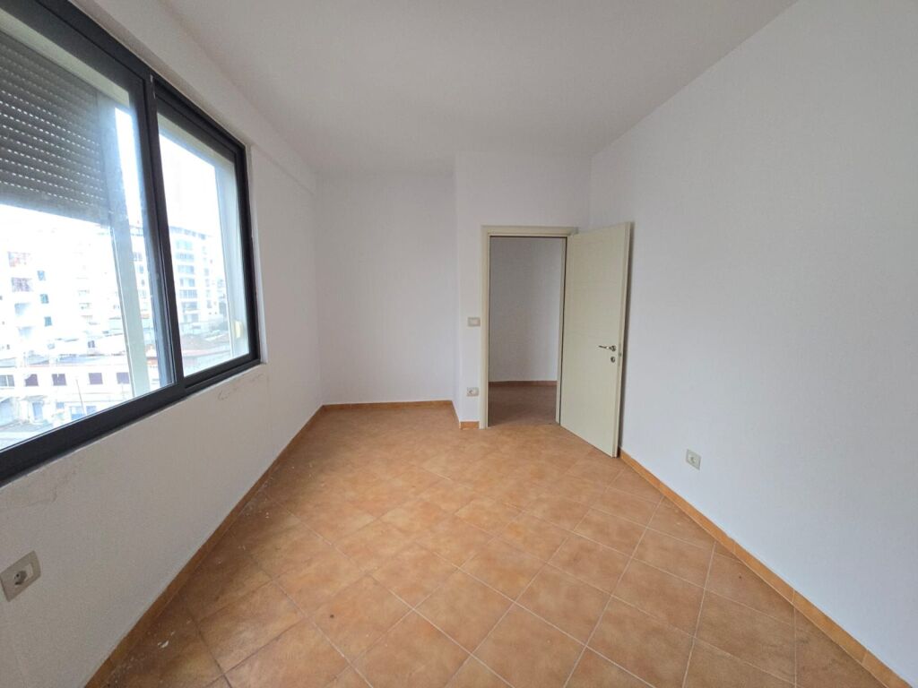 🏡 SHITET APARTAMENT 2+1 – PRANË DREJTORISË SË POLICISË, DURRËS