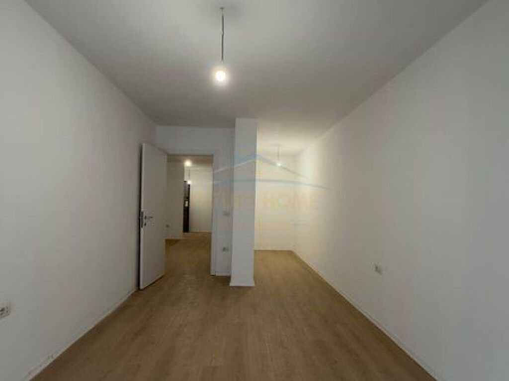 Shitet, Apartament 1+1, Kombinat