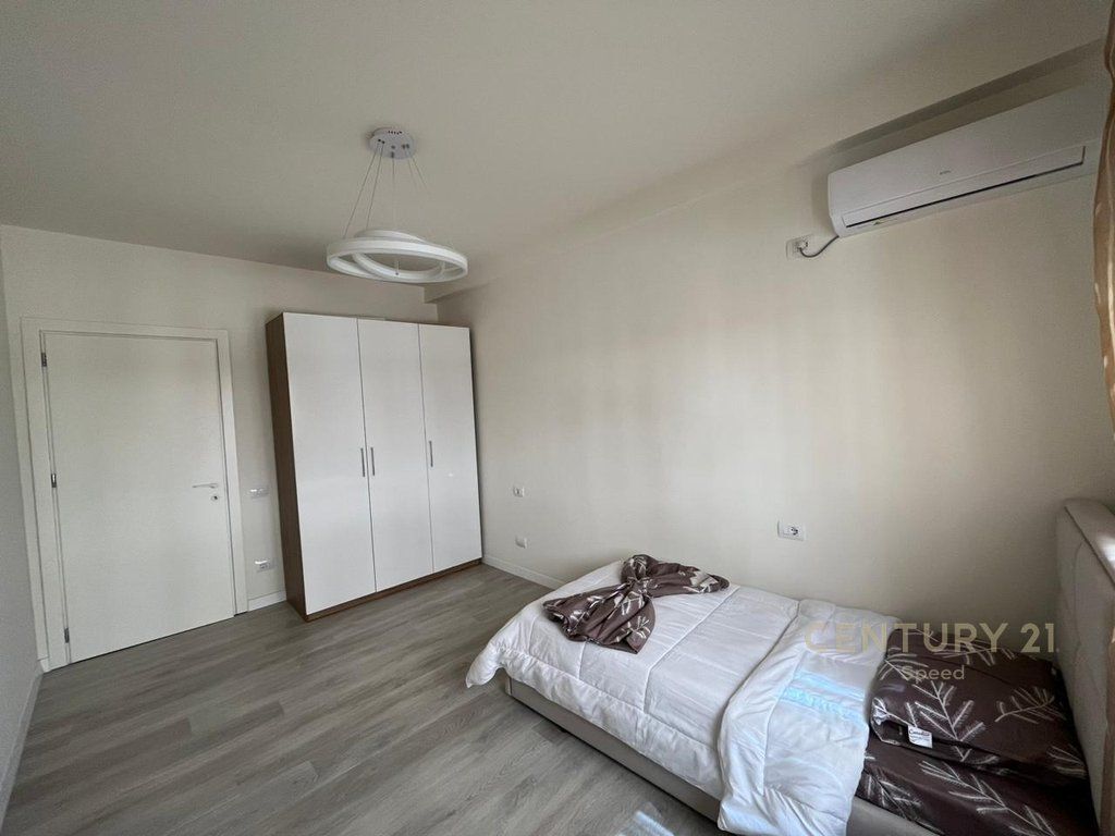 2+1 apartment for rent at Zogu i Zi!!