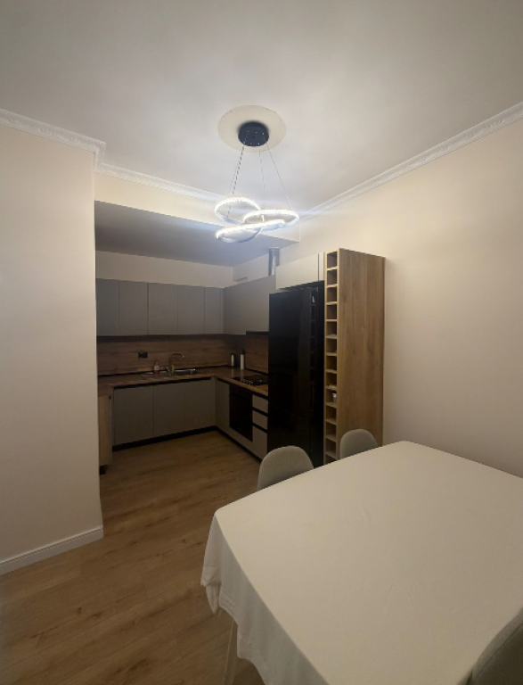 🏡 APARTAMENT 2+1 ME QIRA – KOMPLEKSI DELIJORGJI