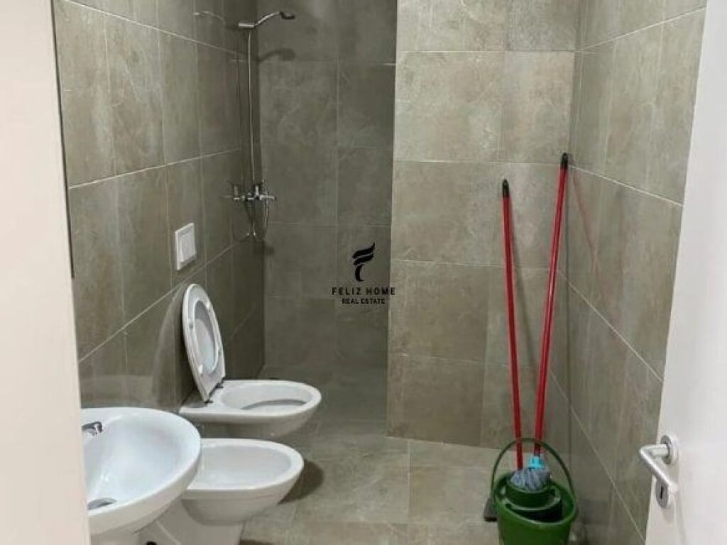 UFFICIO IN AFFITTO 85 M2 PAZARI I RI 80.000 LEKE FH-68375