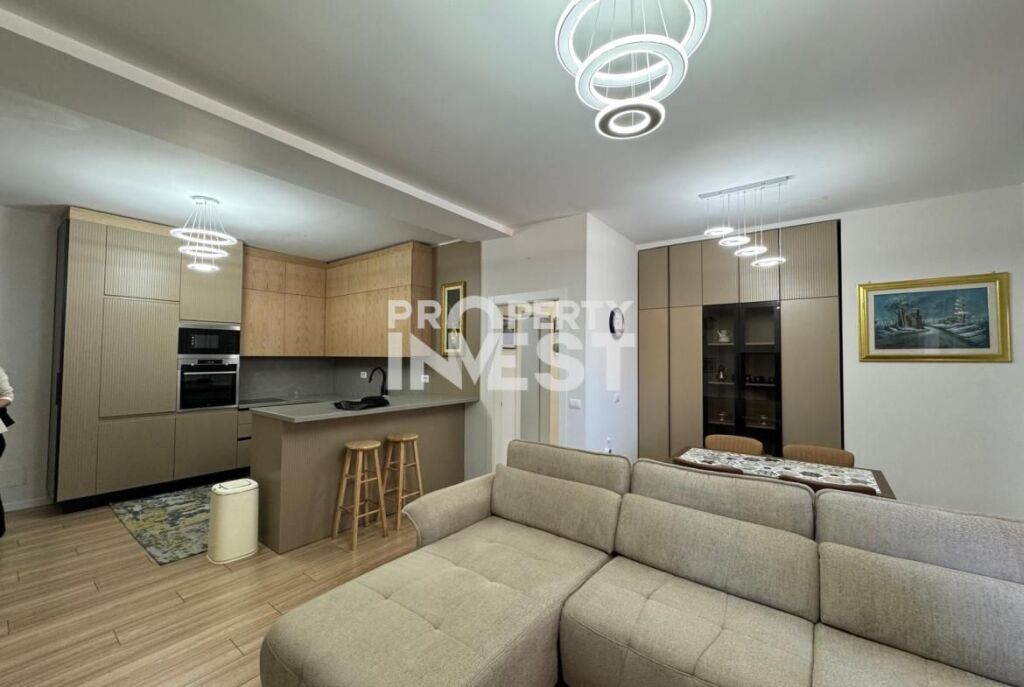 Apartment 3+1+2+parking space for rent, Tirana Garden Building, Kavaja Street