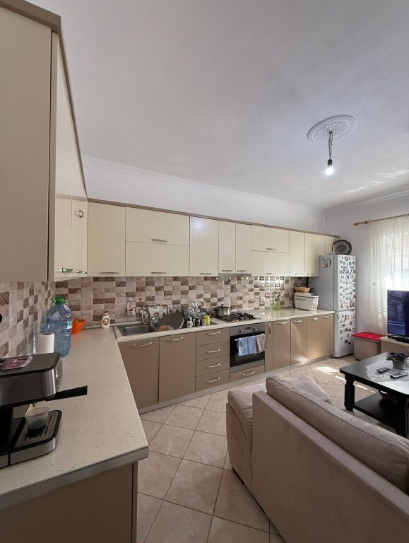 Jepet me qera shpi private