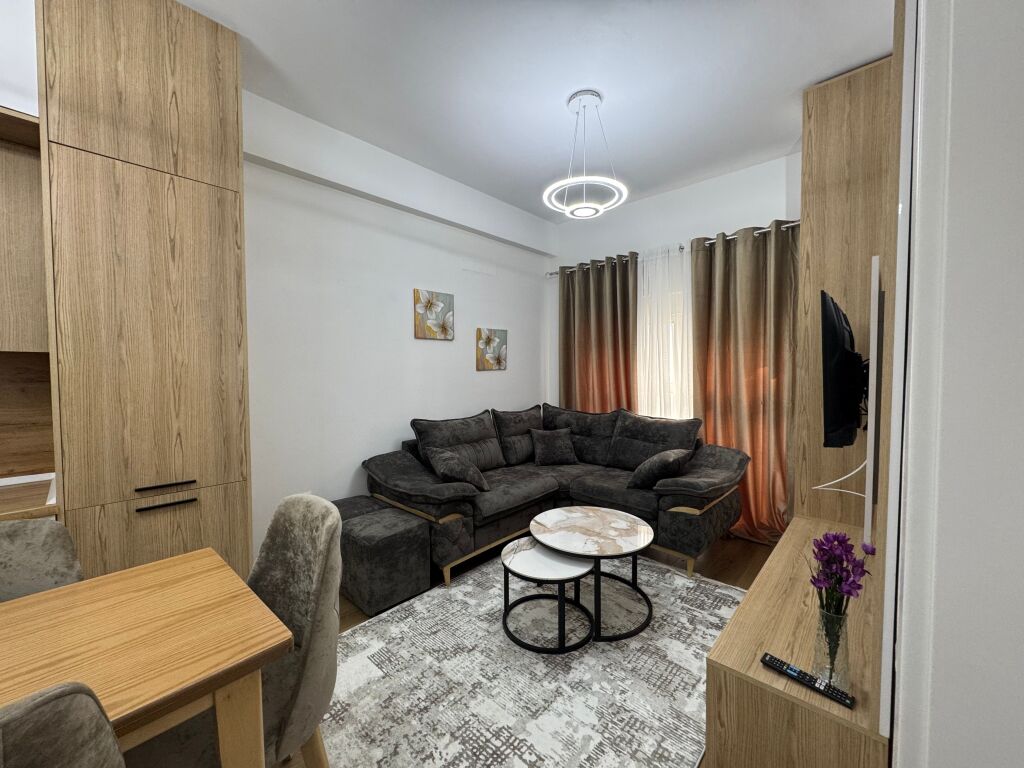 Affittasi 1+1 Complesso Kadiu