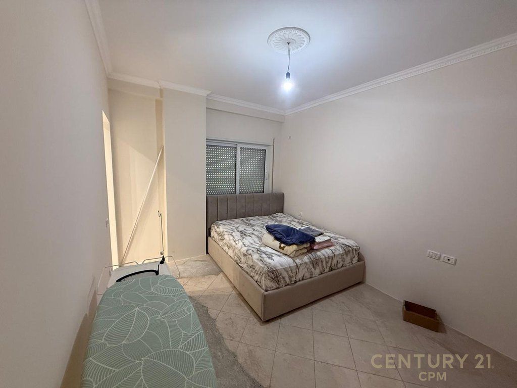 Apartament 3+1+2 +80m Verande Per shitje në Fresk, Tiranë