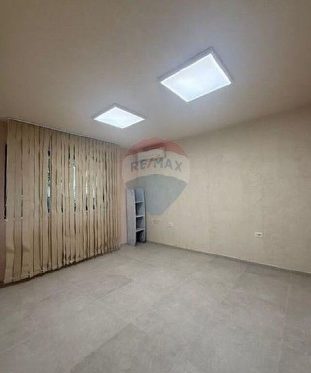 Jepet me Qira Zyra te 21 Dhjetori ID: 530571004-35