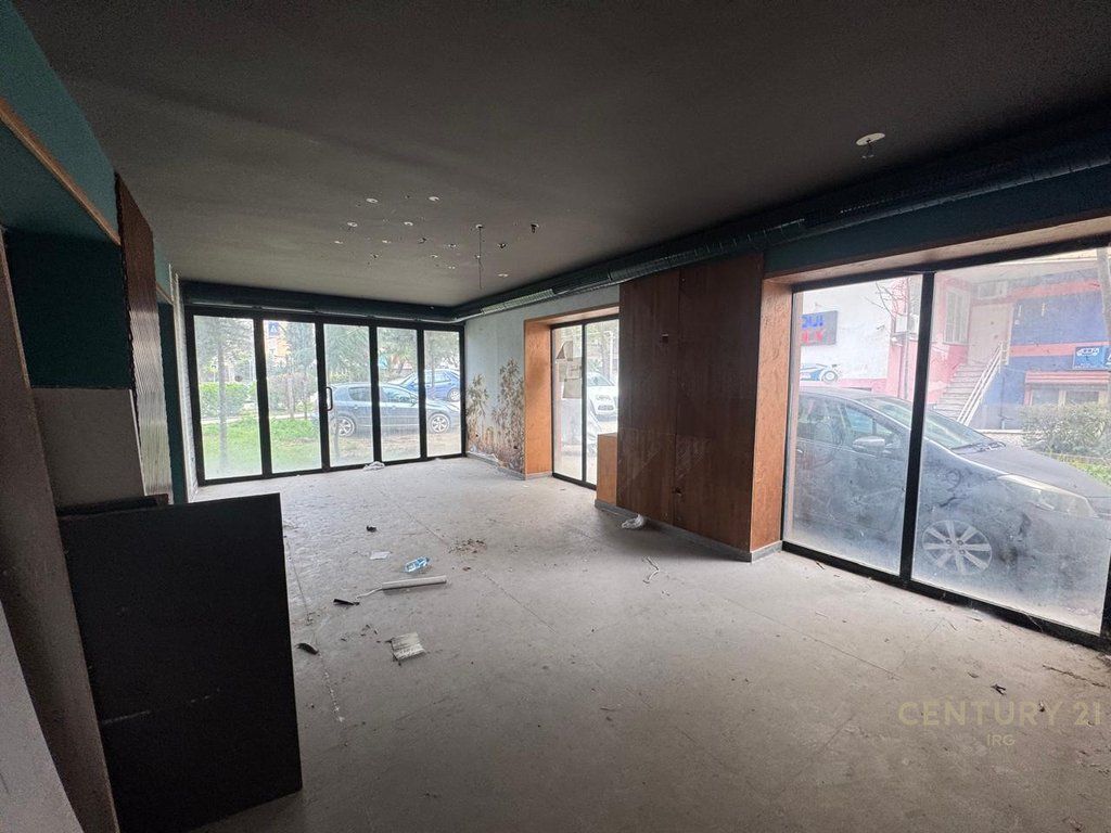 Commercial space for sale on Muhamet Gjollesha street