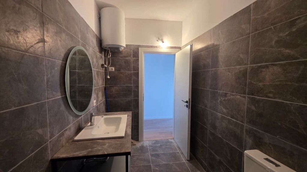 Apartament 2+1 në shitje pranë Portit & Vlora Marina