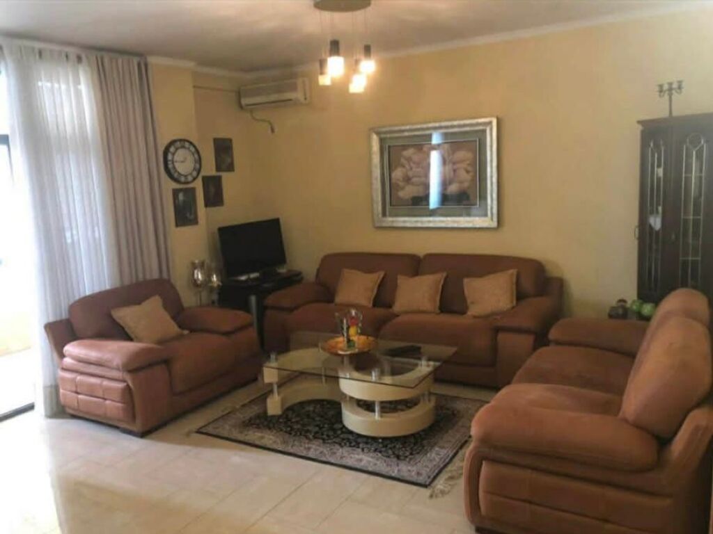 Apartament ne shitje 3+1+2