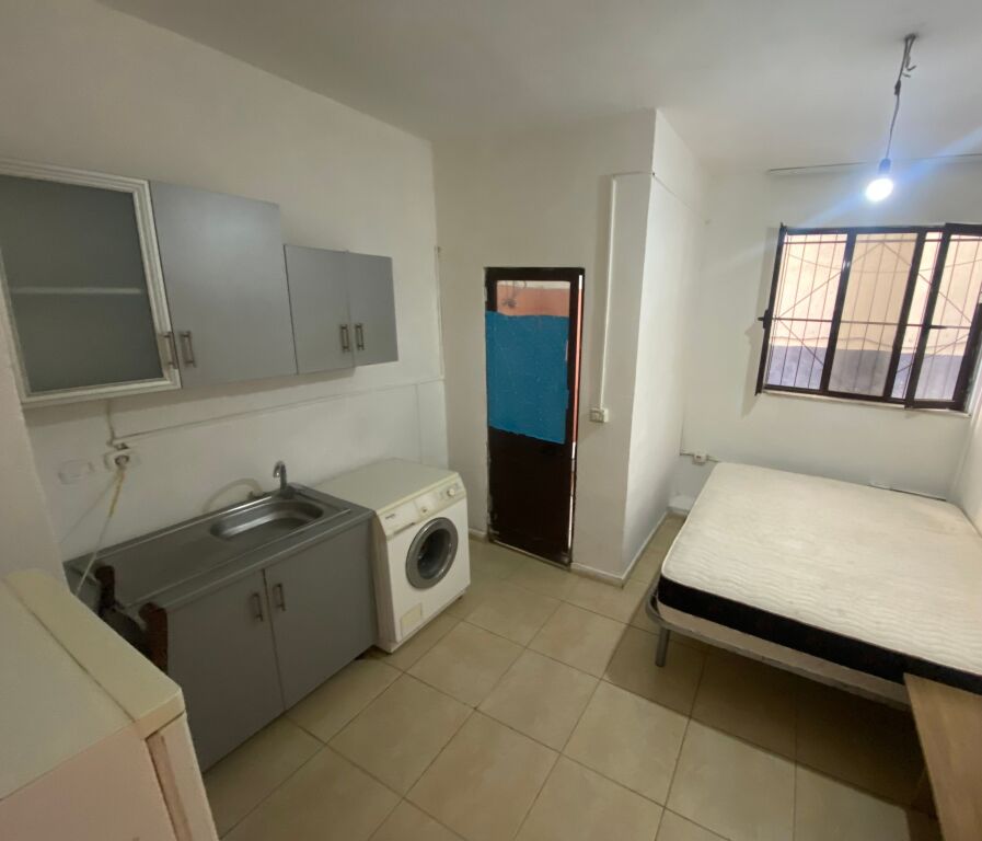 🏠 Jepet garsioniere me qira tek ish Tregu Elektrik