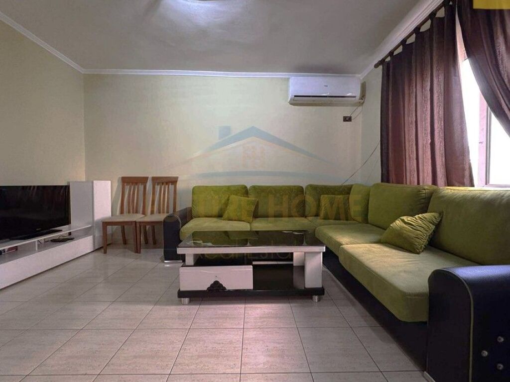 Qera, Apartament 1+1, Stadiumi i Dinamos.