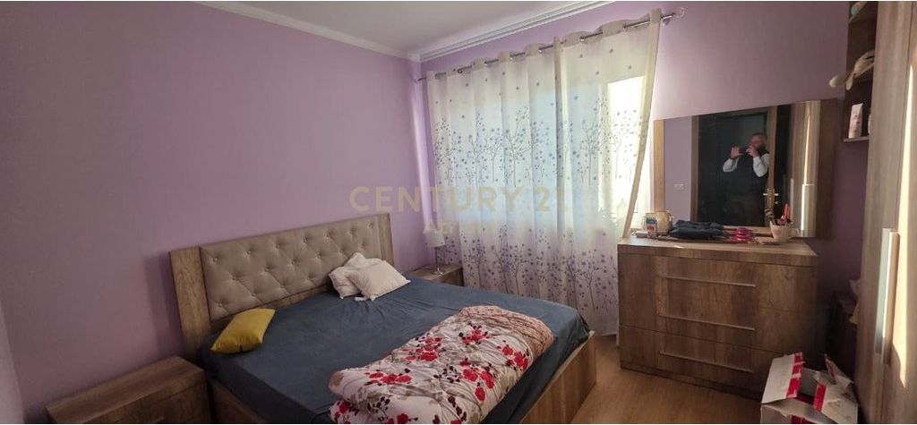 Appartamento 1+1 in Affitto a Porcelan, Palazzo con Ascensore